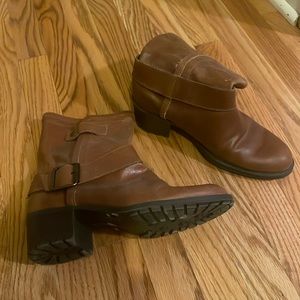 DKNYC brown leather short boots.